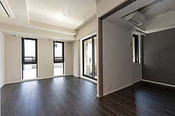 東京メトロ銀座線 表参道駅 徒歩6分の賃貸マンション 2階1LDKのリビング/ダイニング