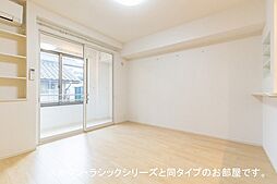 シルクロード峯澤 105 1階ワンルームのリビング/ダイニング