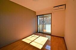 東武伊勢崎線 獨協大学前駅 徒歩15分の賃貸アパート 2階1Kのリビング/ダイニング