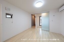 パストラル 105 1階ワンルームのリビング/ダイニング