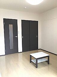 JR横須賀線 衣笠駅 徒歩14分の賃貸マンション 4階1Kのリビング/ダイニング