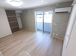 マヌール 102 1階ワンルームのリビング/ダイニング