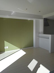 ｐｌｕｓ1 301 3階1LDKのリビング/ダイニング