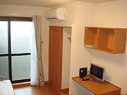 レオパレステンジン 101 1階1Kのリビング/ダイニング