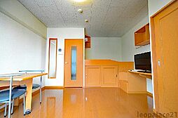 レオパレスリバーサイド 102 1階1Kのリビング/ダイニング