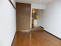 ヴィラ・パンテオン 305 3階ワンルームのリビング/ダイニング