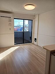 コンフォート・ベル 102 1階2LDKのリビング/ダイニング