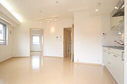 東急田園都市線 三軒茶屋駅 徒歩1分の賃貸マンション 4階ワンルームのリビング/ダイニング