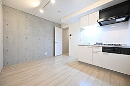 東急池上線 御嶽山駅 徒歩1分の賃貸マンション 1階1DKのリビング/ダイニング