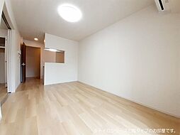 ラ・シモーヌ・メゾン　ＭＨ 101 1階1LDKのリビング/ダイニング