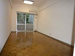 JR総武線 千駄ケ谷駅 徒歩8分の賃貸マンション 1階ワンルームのリビング/ダイニング