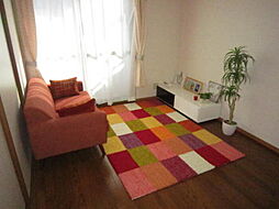 伊豆箱根鉄道駿豆線 伊豆長岡駅 徒歩16分の賃貸アパート 1階2DKのリビング/ダイニング