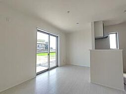 東武日光線 南栗橋駅 5.2kmの賃貸アパート 1階2LDKのリビング/ダイニング