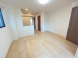 JR上越線 井野駅 3.8kmの賃貸アパート 1階1LDKのリビング/ダイニング