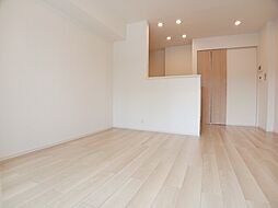 カレント翔・II 202 2階1LDKのリビング/ダイニング