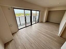 JR武蔵野線 三郷駅 徒歩2分の賃貸マンション 4階2LDKのリビング/ダイニング