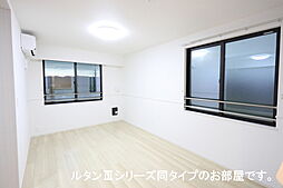 ハイフライフロー 302 3階2LDKのリビング/ダイニング