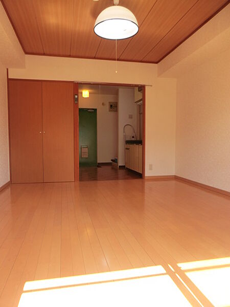 ローズハイツ 2階 | 千葉県浦安市今川 賃貸マンション 寝室