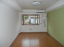 ハイムエスポワール 102 1階ワンルームのリビング/ダイニング