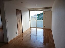 レイクヒルズＢ 2階1LDKのリビング/ダイニング