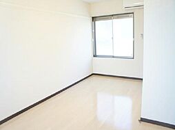 レオネクストゴールド 102 1階1Kのリビング/ダイニング