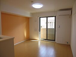 サン・ミルキII 103 1階ワンルームのリビング/ダイニング