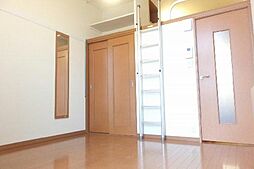 レオパレス赤坂 104 1階1Kのリビング/ダイニング