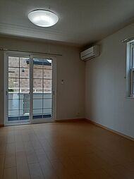 プリムローズ・ヴィラ 102 1階1LDKのリビング/ダイニング