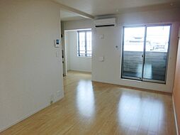 近鉄名古屋線 北楠駅 徒歩7分の賃貸アパート 2階1LDKのリビング/ダイニング