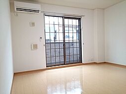 エレガンテアルバ 102 1階1Kのリビング/ダイニング