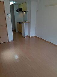 リーフグリーン 203 2階ワンルームのリビング/ダイニング