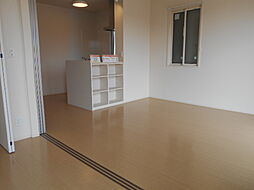 ラカスタン 101 1階1LDKのリビング/ダイニング