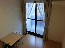 レオパレスβ 112 1階1Kのリビング/ダイニング