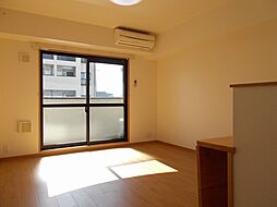 ファインロイテII 1階ワンルームのリビング/ダイニング