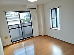 メゾンアンソレイユ 2階ワンルームのリビング/ダイニング