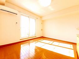 東武伊勢崎線 多々良駅 徒歩5分の賃貸アパート 2階1LDKのリビング/ダイニング