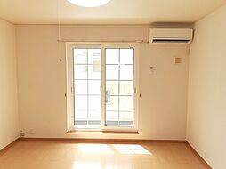 ラフィネ　ジェンテ　III 201 2階1LDKのリビング/ダイニング