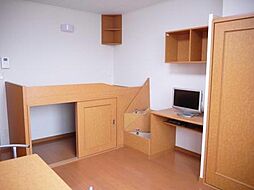 レオパレスＧＯＬＤ　ＬＥＯ　III 2階1Kのリビング/ダイニング