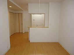 スカイ・ハット 1階1LDKのリビング/ダイニング