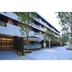 都営大江戸線 東新宿駅 徒歩4分