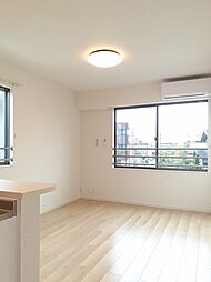 ホワイトメゾン錦 201 2階1LDKのリビング/ダイニング