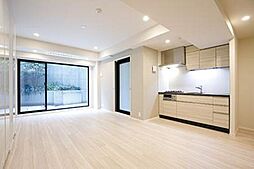 東京メトロ銀座線 表参道駅 徒歩6分の賃貸マンション 1階ワンルームのリビング/ダイニング