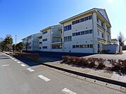 【小学校】第一小学校まで550ｍ