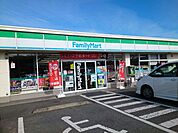 【コンビニエンスストア】ファミリーマート下高瀬店まで600ｍ