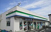 【コンビニエンスストア】ファミリーマートまで750ｍ