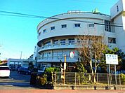 【小学校】朝日町小学校まで750ｍ