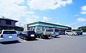 【コンビニエンスストア】ファミリーマート 日高高萩店まで650ｍ