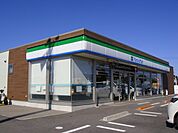 【コンビニエンスストア】ファミリーマート守山小島町店まで120ｍ