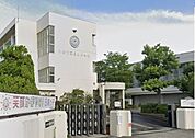【小学校】日高小学校まで130ｍ