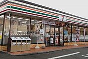 【コンビニエンスストア】セブンイレブン寿町3丁目店まで550ｍ